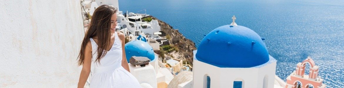 alquila tu coche en santorini fira