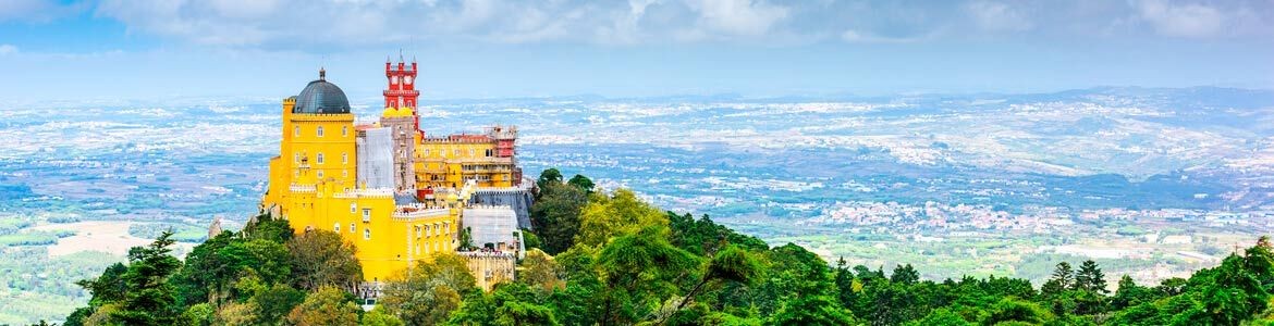 Vista panorámica del Palacio Da Pena en Sintra